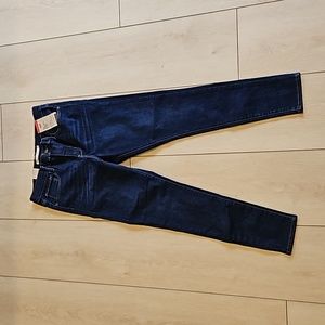 Levi's 720 High Rise Super Skinny